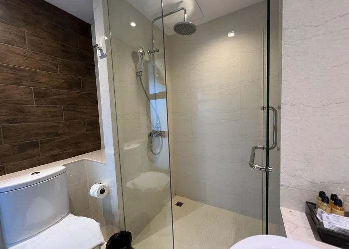 Silom Forest Exclusive מלון בנגקוק