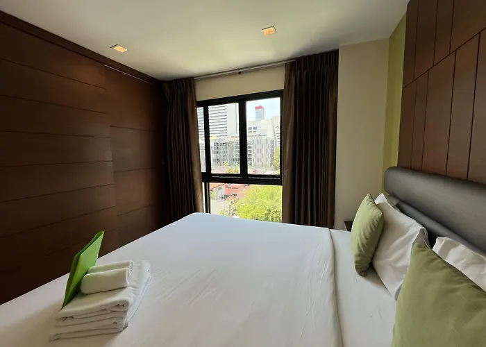 Silom Forest Exclusive מלון 3*